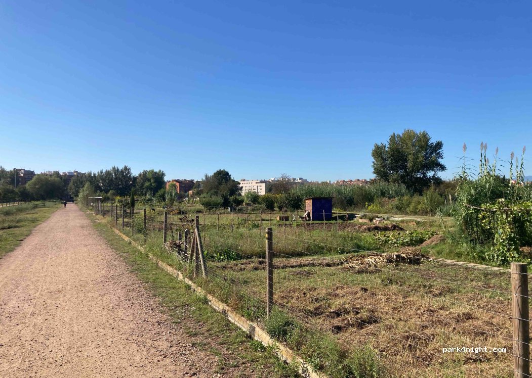 (17006) Girona - Carrer del Poble Sahrauí — foto 4