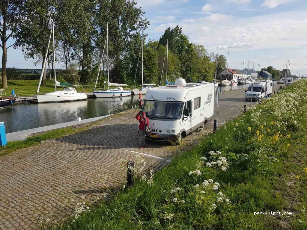 Camperplaats Jachthaven Middelharnis — foto