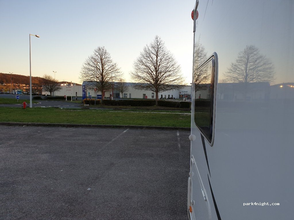 (76410) Tourville-la-Rivière - D144 — foto 2