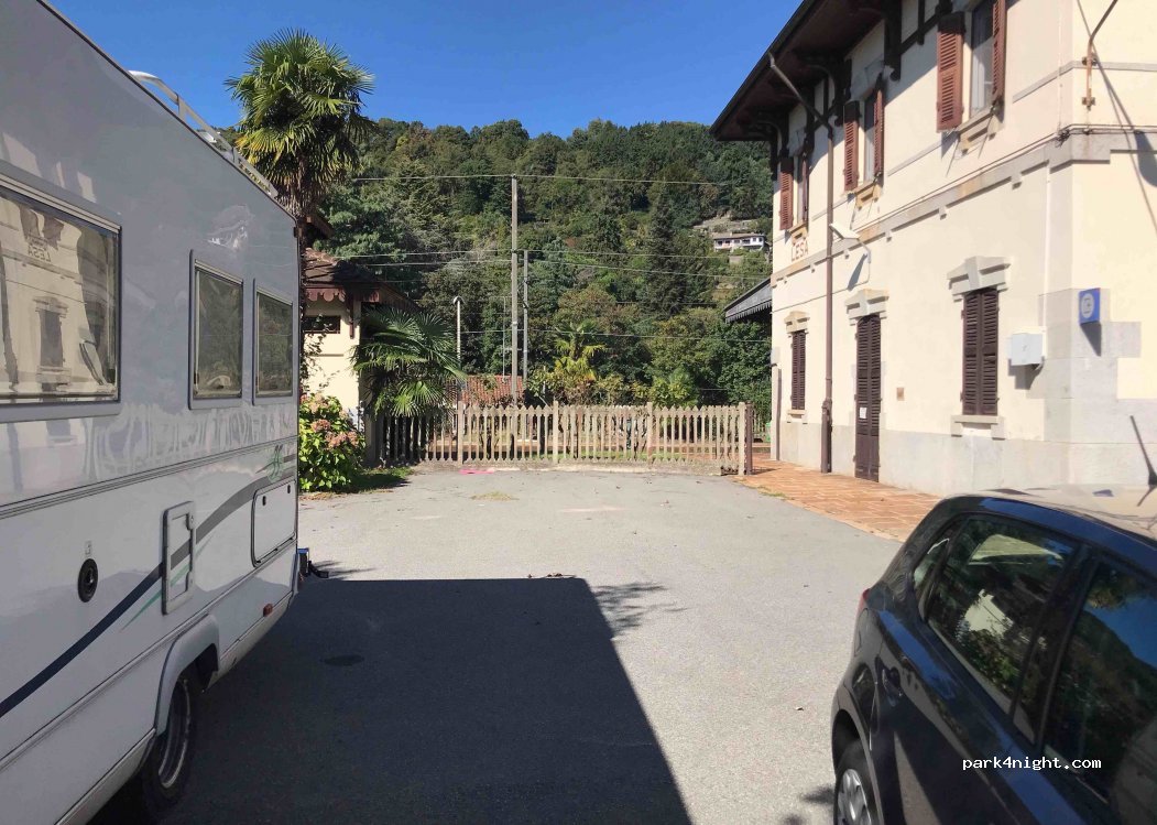 (28040) Lesa - Via alla Stazione — foto