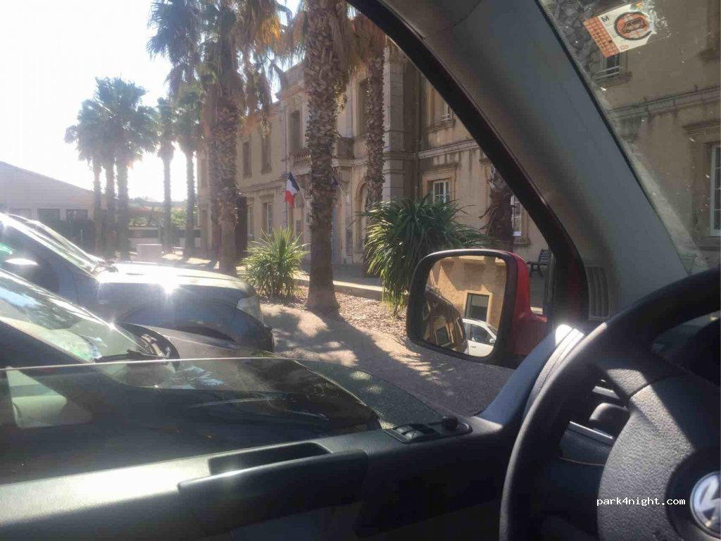 (11430) Gruissan - 1 Place Général Gibert — foto 2