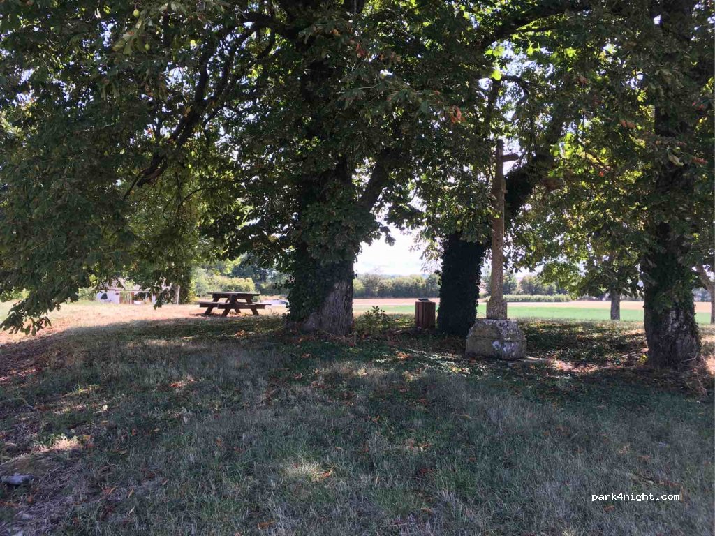 (89420) Vassy-sous-Pisy - D44 — foto