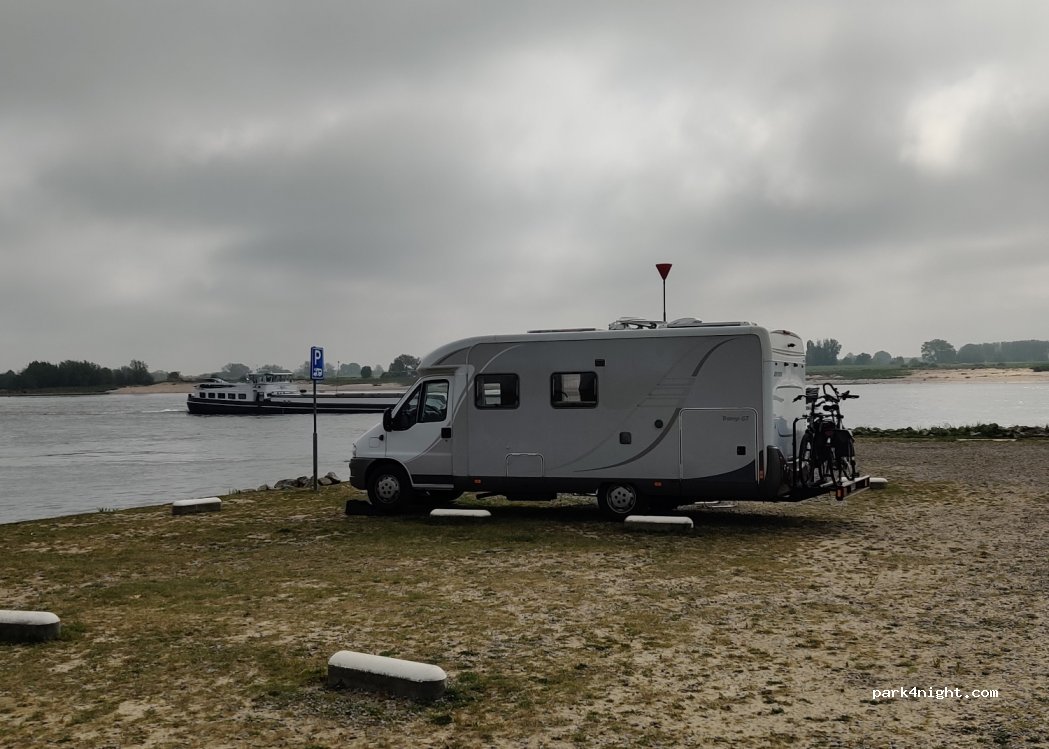 (4064 CB) Varik - 14A Waalbandijk — foto 3