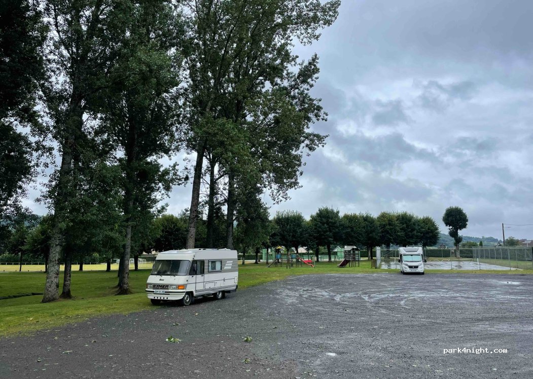 (63950) Saint-Sauves-d'Auvergne - Route de la Gare — foto