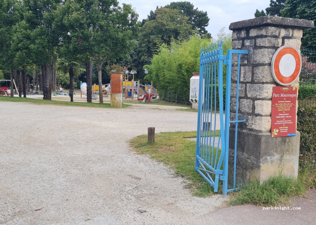 (33120) Arcachon - 2 Place Turenne — foto 3
