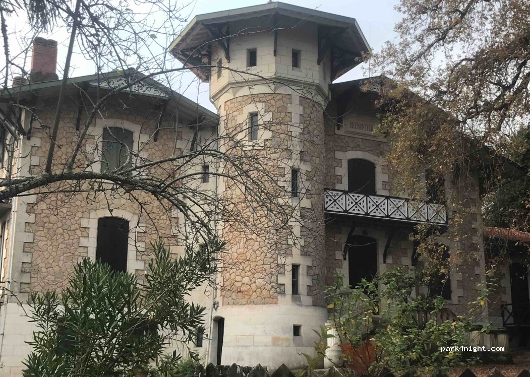 (33120) Arcachon - 2 Place Turenne — foto 5