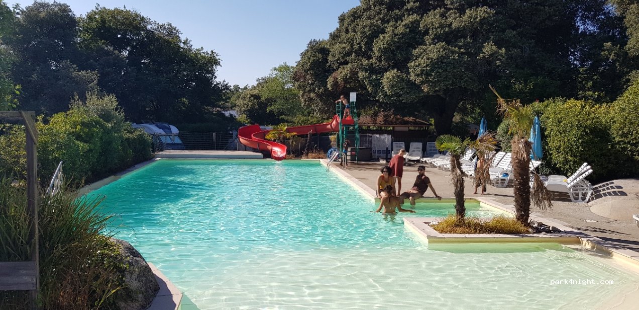 Flower Camping Le Martinet Rouge Carcassonne — foto 2
